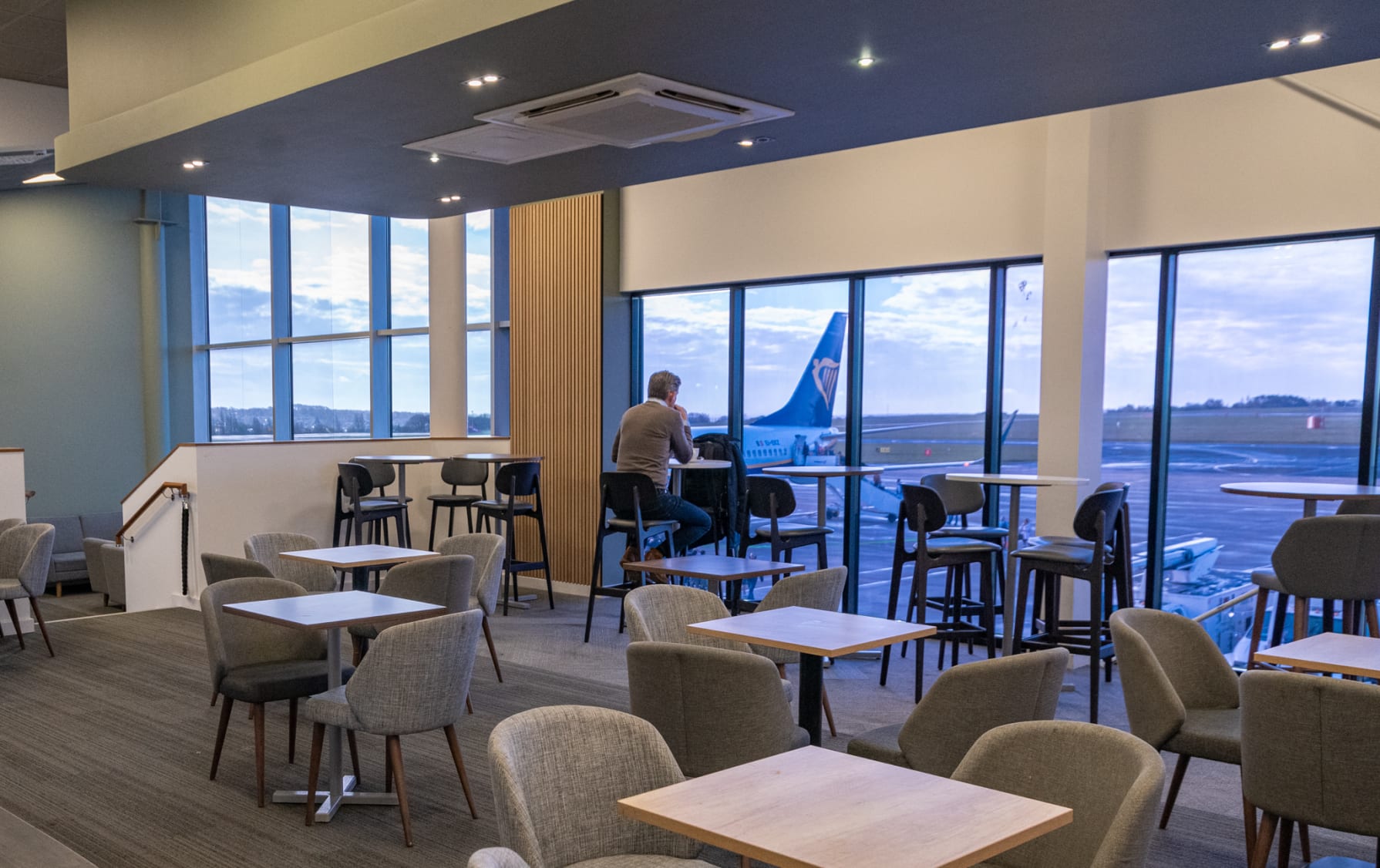 Park & Hotel Leeds Bradford Airport www.leedsbradfordairport.co.uk